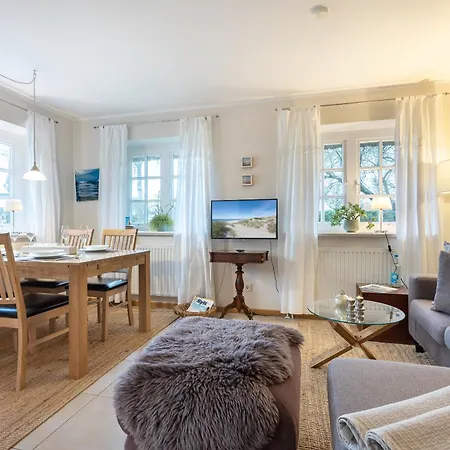 Ferienhaus Paulas Hues Ina *
